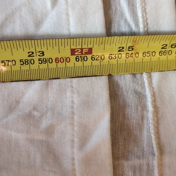 Softwear| NWT NHL Vintage Calgary Flames White Short Sleeved T-shirt Cropped - Picture 9 of 14